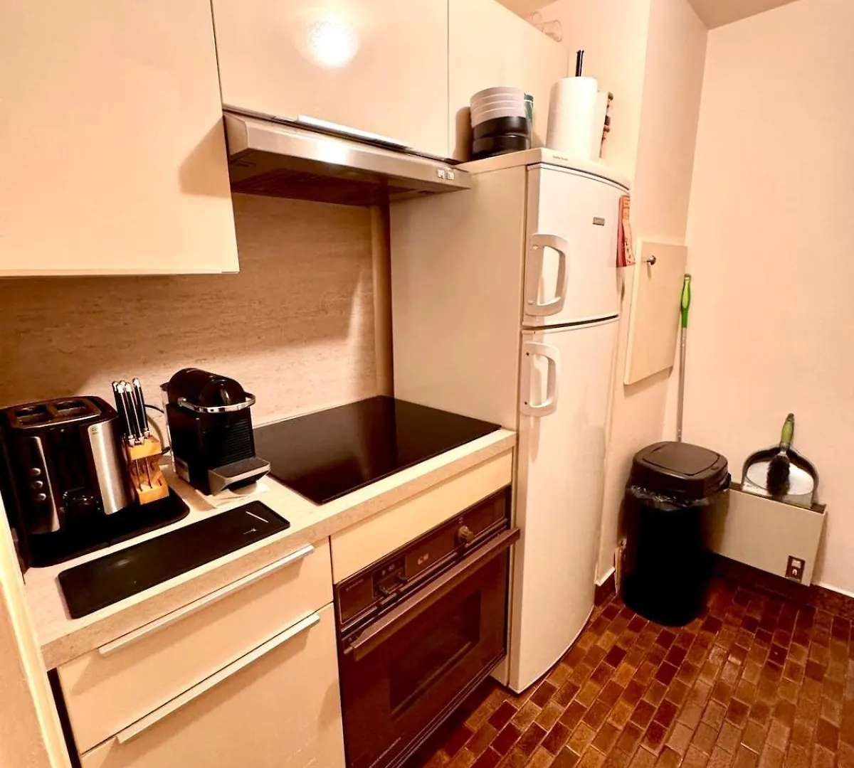 Apartment Charming Flat Beside Champs-Elysees Paris